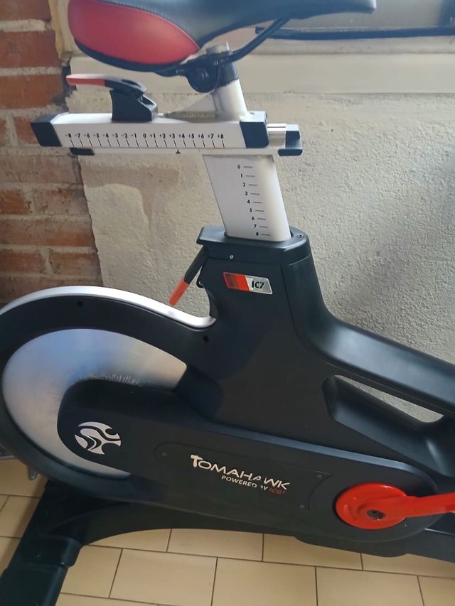 Bicicleta Estática Tomahawk IC7