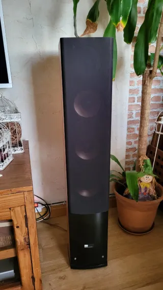 Receptor AV y Altavoces Pure Acoustics Supernova 8