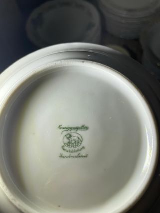 Vajilla antigua de porcelana