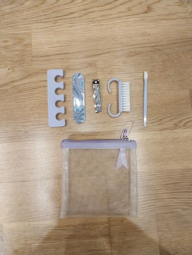 Neceser de manicura con accesorios