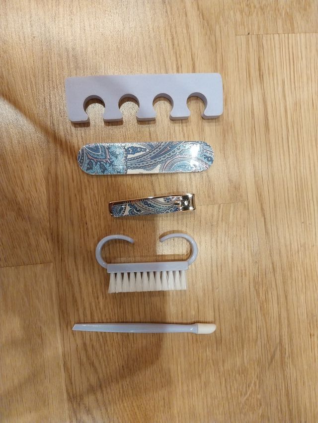 Neceser de manicura con accesorios