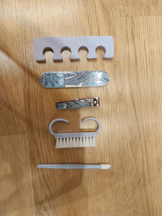 Neceser de manicura con accesorios