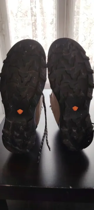 Botas de montaña niño talla 39