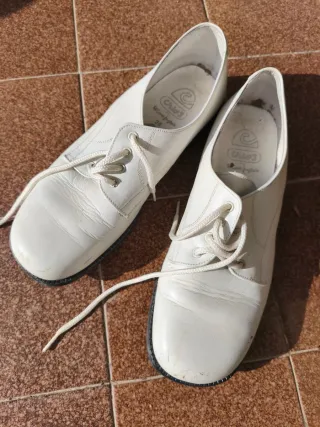 Zapatos de comunión, de niño blancos, talla 38