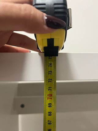 Escritorio blanco con almacenaje