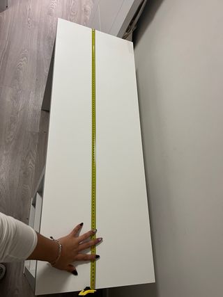 Escritorio blanco con almacenaje