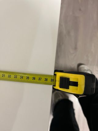 Escritorio blanco con almacenaje