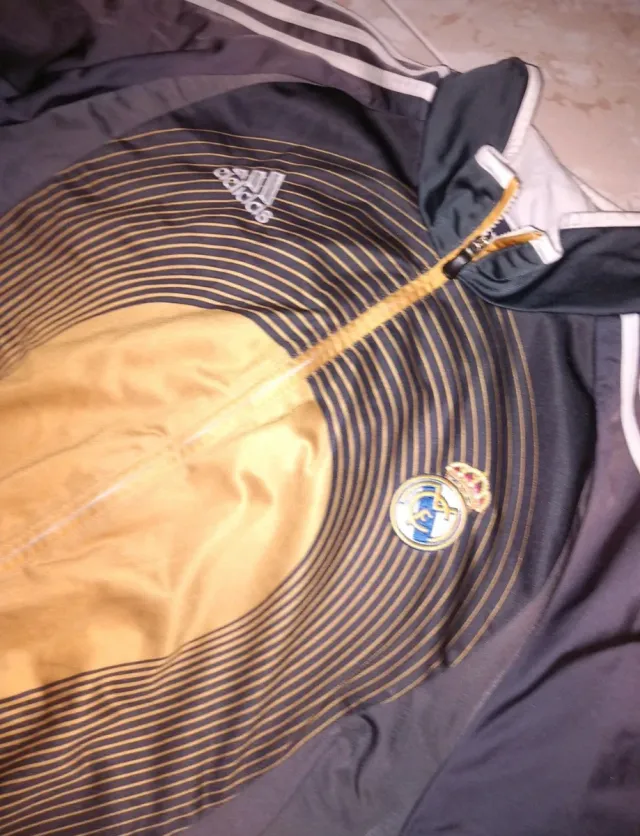 Chaqueta Adidas Real Madrid Vintage 2006