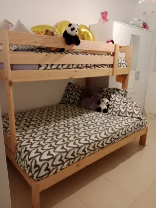 Litera triple. Cama 1,35m abajo y cama de 90cm arr