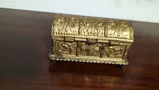 Cofre joyero antiguo bronce dorado