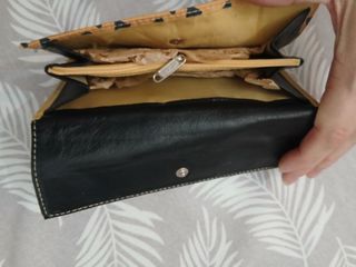 Cartera Billetera Naranja con Triángulos Negros