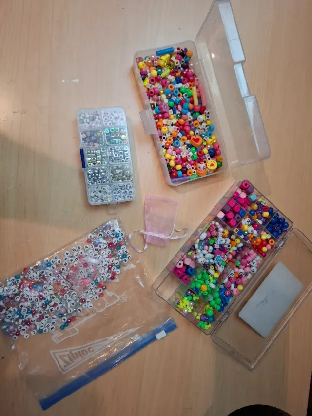 Cuentas para manualidades variadas