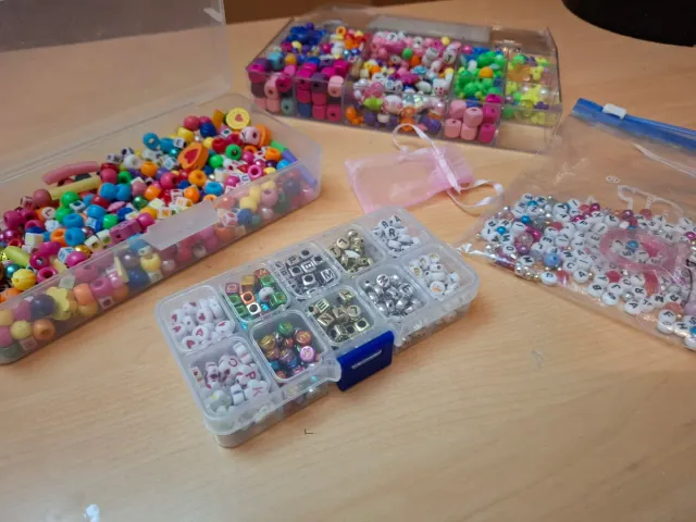 Cuentas para manualidades variadas