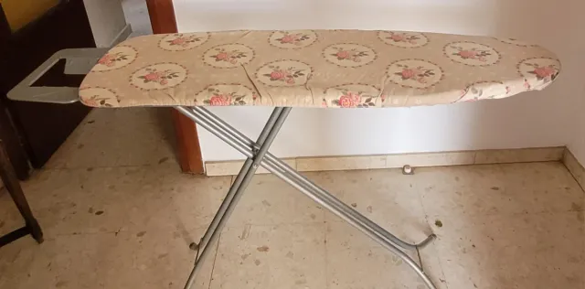 Tabla de planchar con estampado floral