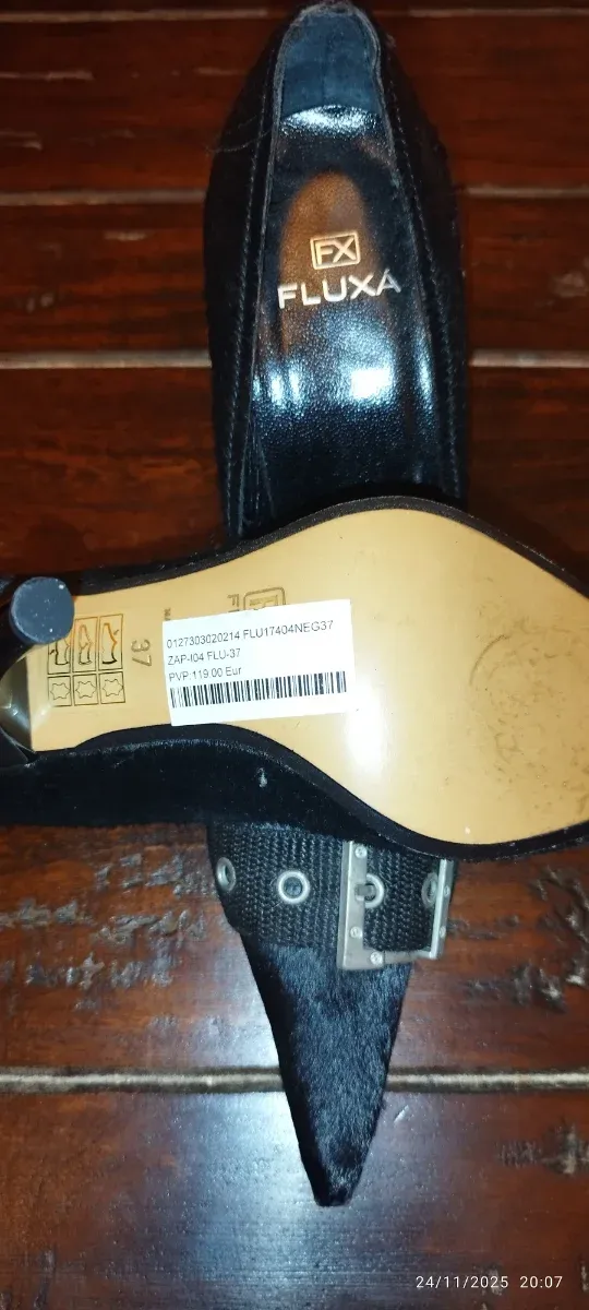 Zapatos de tacón Fluxa negros