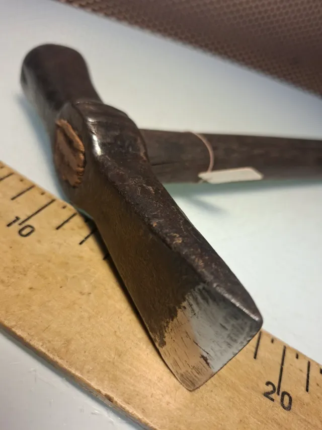 Martillo antiguo de forja