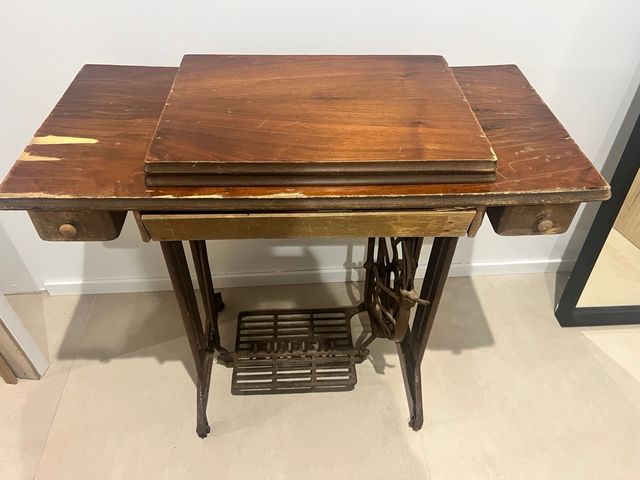 Máquina de coser Singer antigua