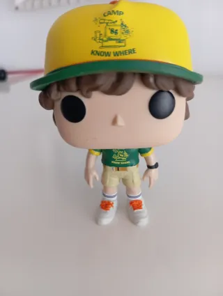 Funko Pop Dustin Stranger Things, sin caja