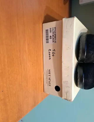 Stivaletti neri con tacco