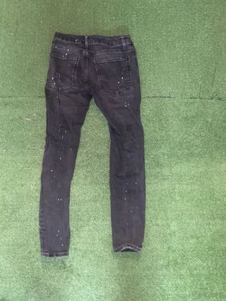 Pantalones Bershka negros con pintura