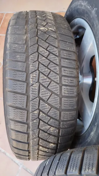 Juego de neumáticos