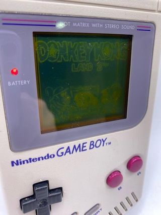 CONSOLA GAME BOY CON LINEAS EN PANTALLA