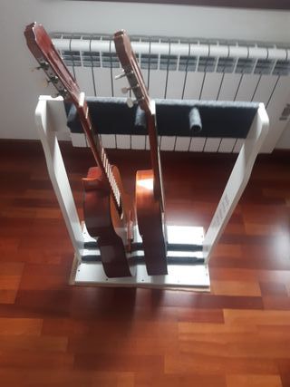 Soporte para 3 guitarras