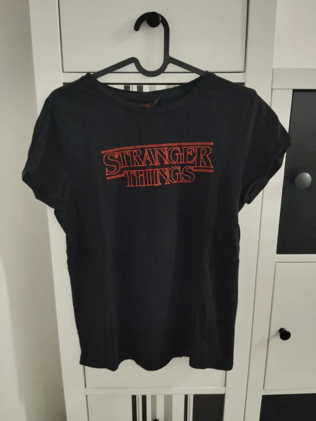 Camiseta Stranger Things Negra