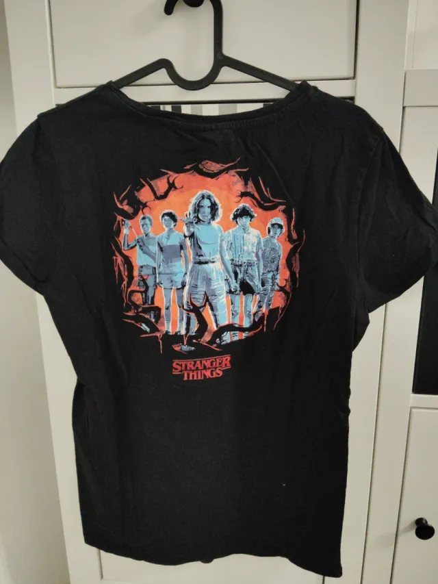 Camiseta Stranger Things Negra