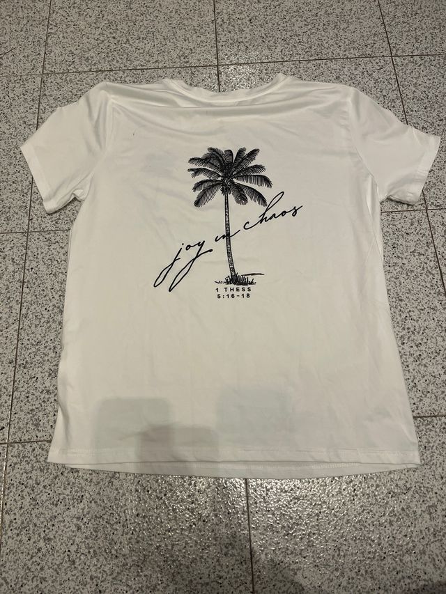 Camiseta Shein blanca palmera