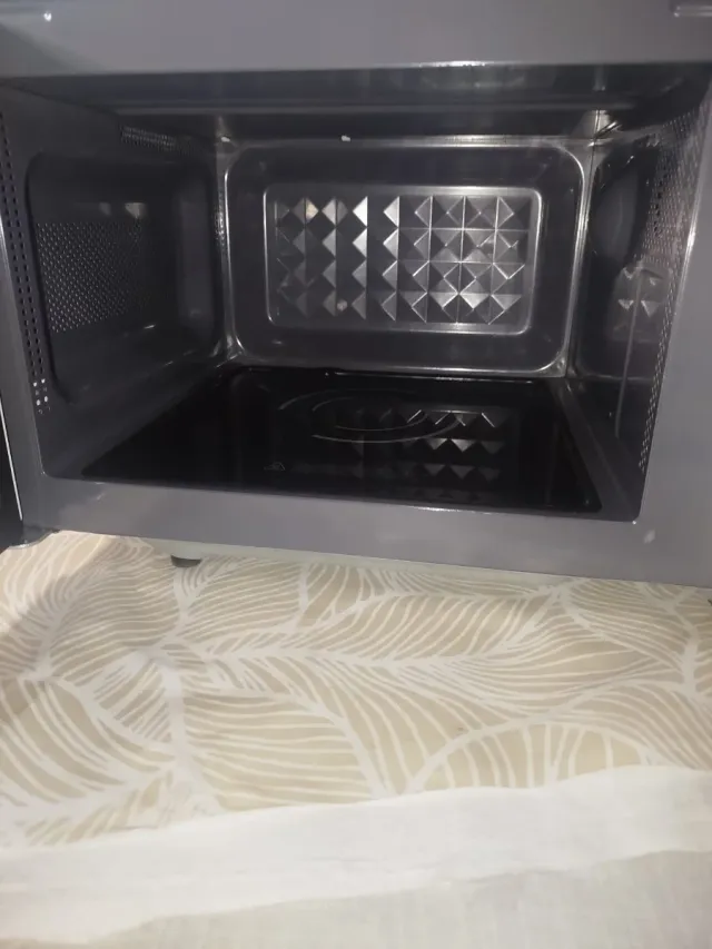 Cecotec Microondas GrandHeat 2000