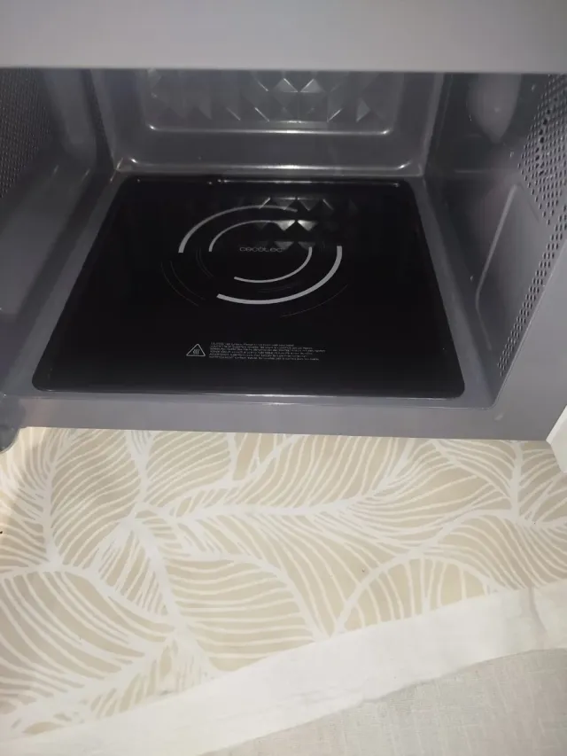 Cecotec Microondas GrandHeat 2000