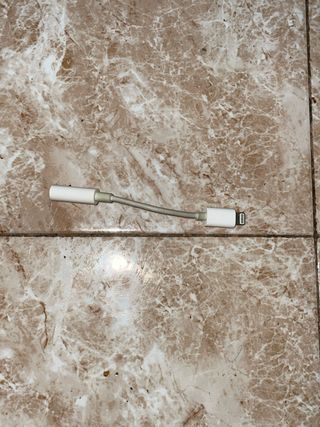 Adaptador Lightning a Jack 3.5mm Apple (iPhone )