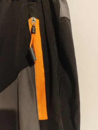 Pantalón montaña fino cómodo