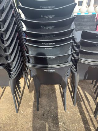 Sillas de plástico apilables Cruzcampo