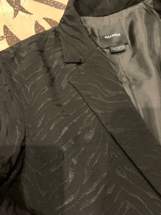 Traje satinado estampado cebra negro