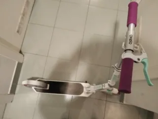 Patinete infantil blanco y rosa