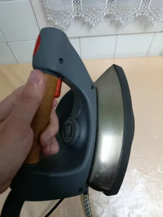 Centro de Planchado Vaporella Anti-Shine Polti