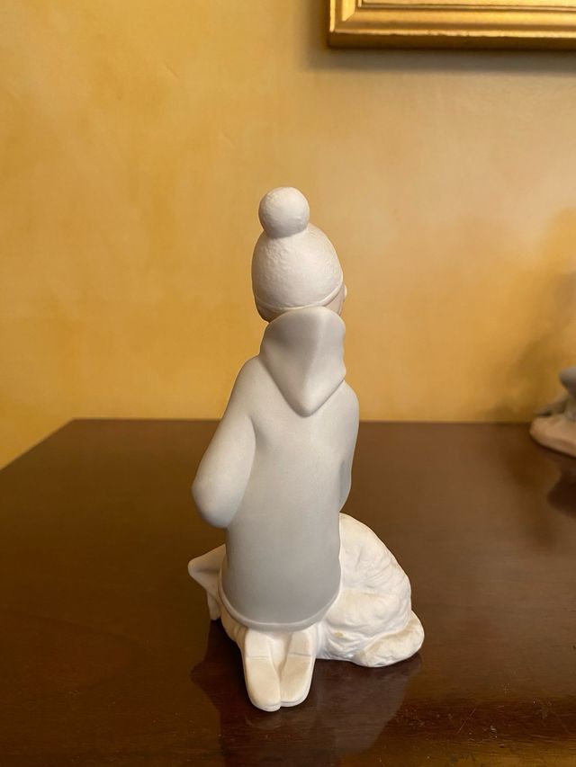Figura Lladró “niño con cordero”