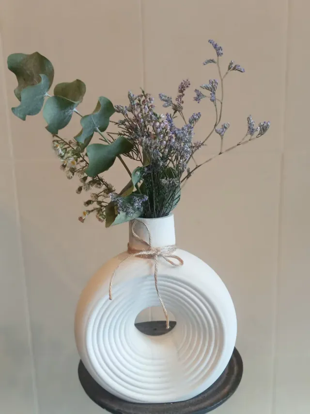 Jarrón artesanal redondo blanco