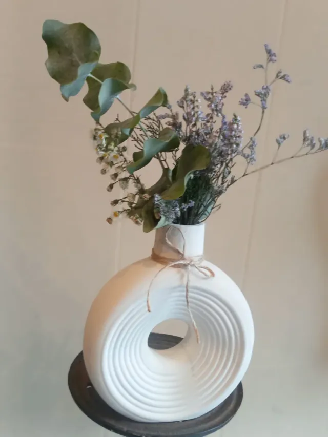 Jarrón artesanal redondo blanco