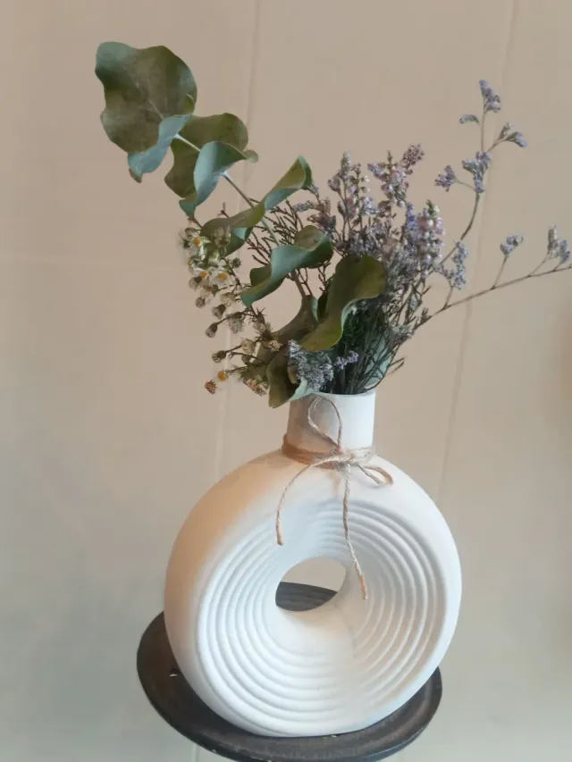 Jarrón artesanal redondo blanco