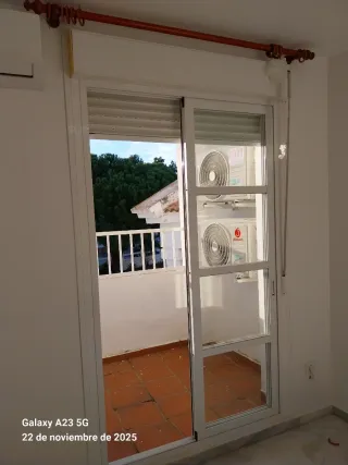 3Ventana de aluminio 140 por 220+tambucho persiana