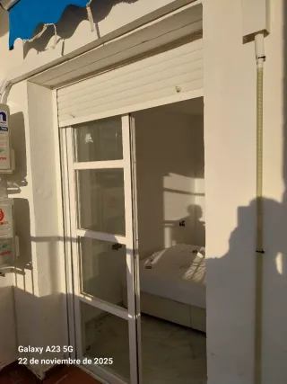 3Ventana de aluminio 140 por 220+tambucho persiana