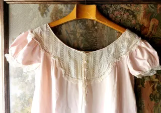Camisón antiguo encaje valenciene  rosa