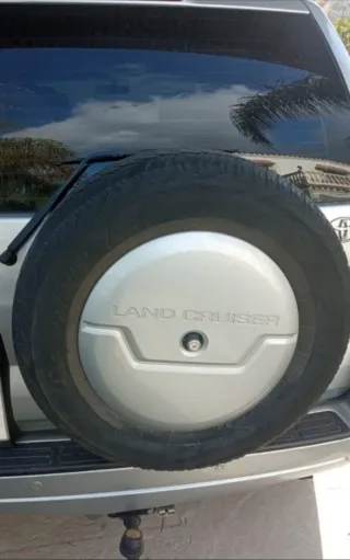 Llantas de toyota land cruiser 2007