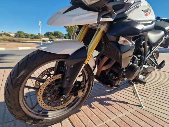 TRIUMPH TIGER  800 XC IMPECABLE