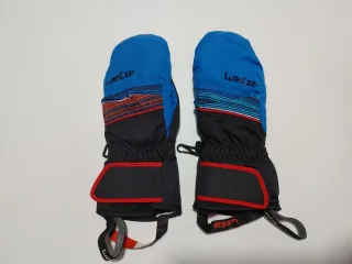 Manoplas infantiles Wezde azules y negras