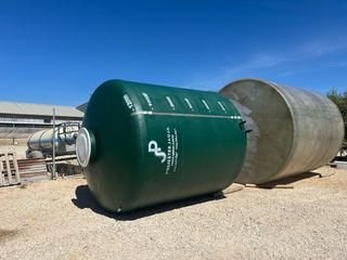 Depósito poliéster grande