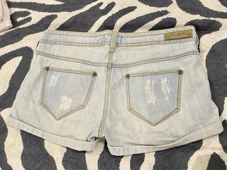 Pantalón corto vaquero Bershka desgastado